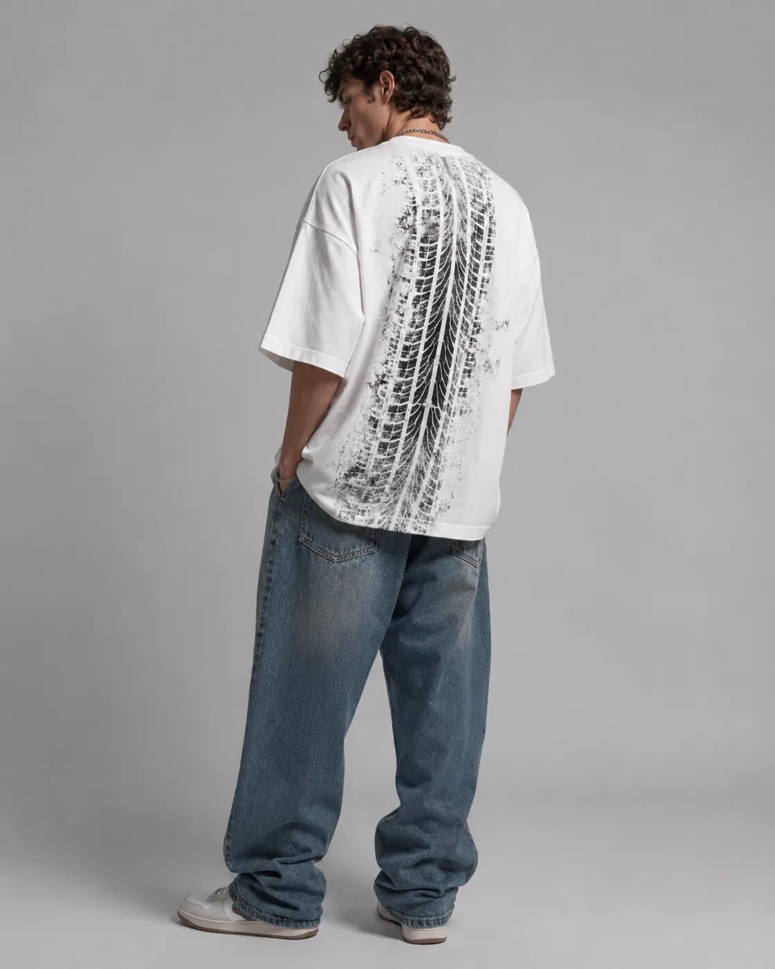TIRE TRACK OVERSIZE TEE, Back-print impact tee